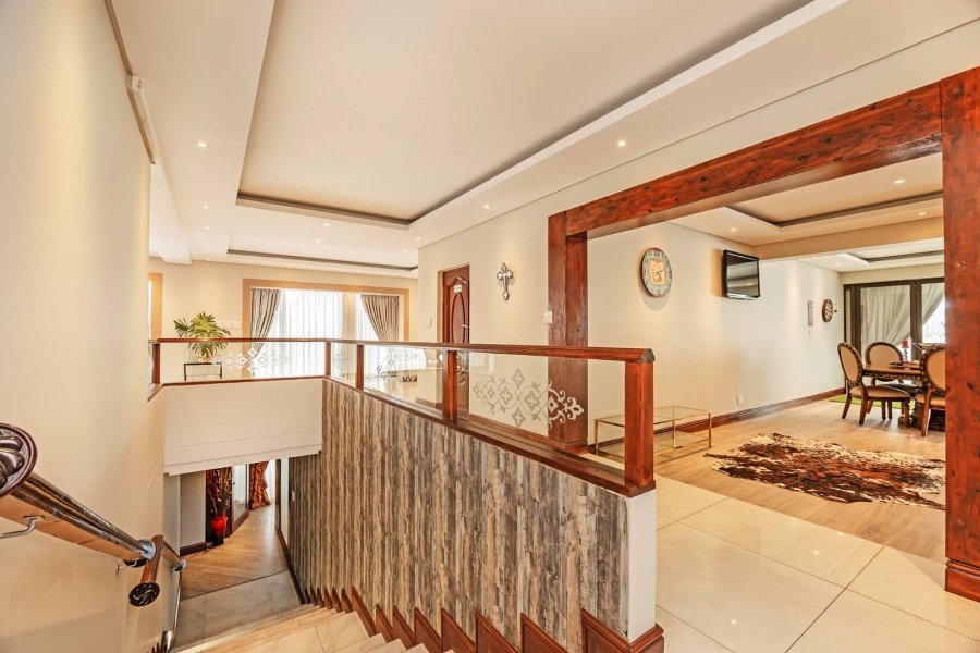 8 Bedroom Property for Sale in Baronetcy Estate Western Cape